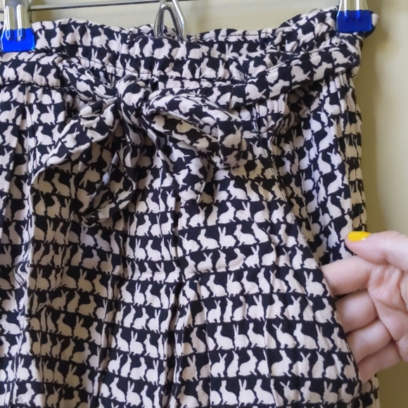 H&M Divided rabbit/bunny print mini skirt - Picture 3 of 3